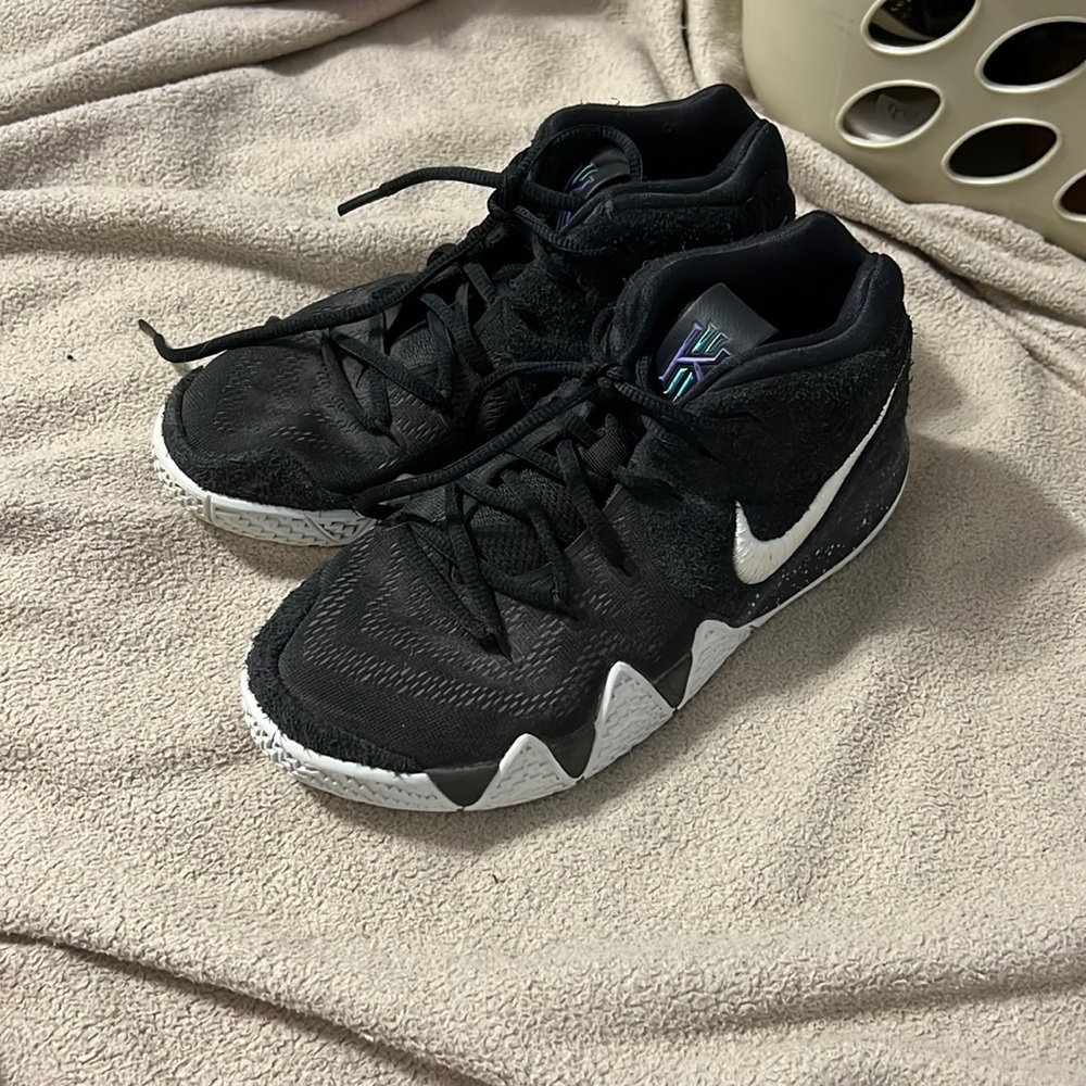 Kyrie Basketball shoes